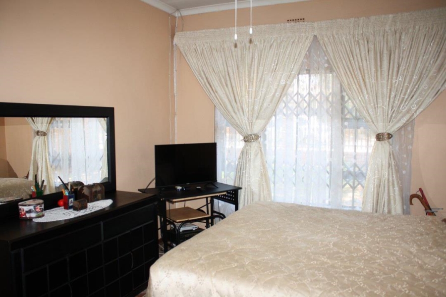 4 Bedroom Property for Sale in Carters Glen Northern Cape